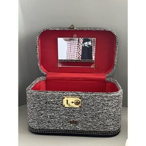 Vtg Tweed Royal Vacationer Traveler Train Case Makeup Carry-On Luggage